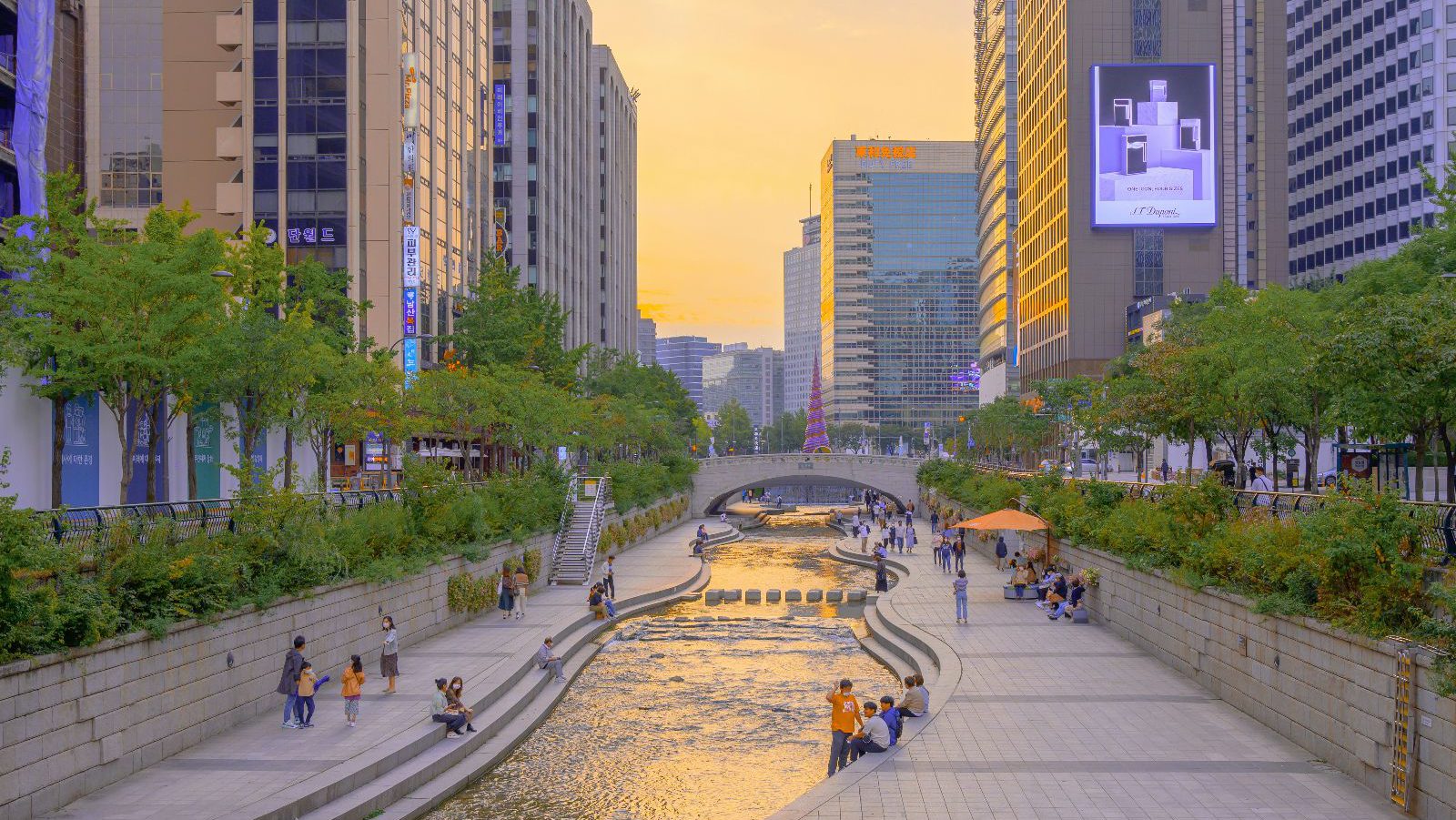 Rondreis Zuid-Korea, Seoul, riviertje in stad