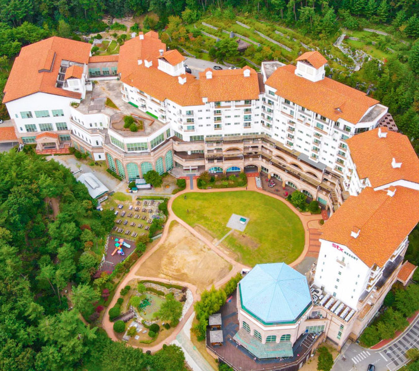 Rondreis Zuid-Korea, Songnisan, STX Resort Mungyeong, Bovenaanzicht van het hotel