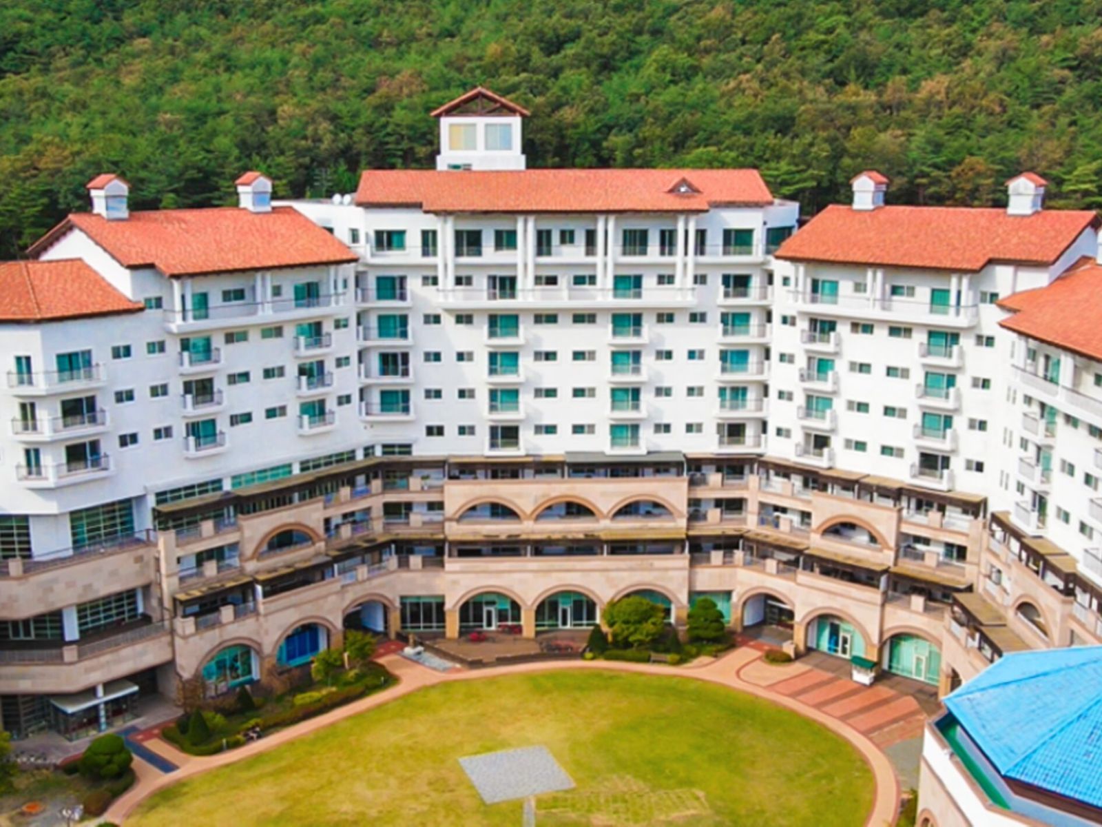 Rondreis Zuid-Korea, Songnisan, STX Resort Mungyeong, Buitenaanzicht van het hotel