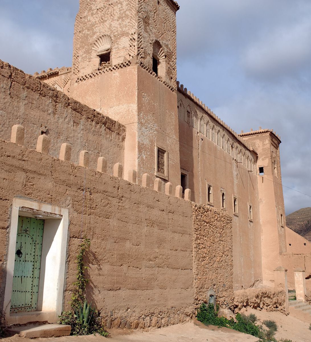 rondreis marokko - Taliouine hoogtepunt - adobe house - iStock