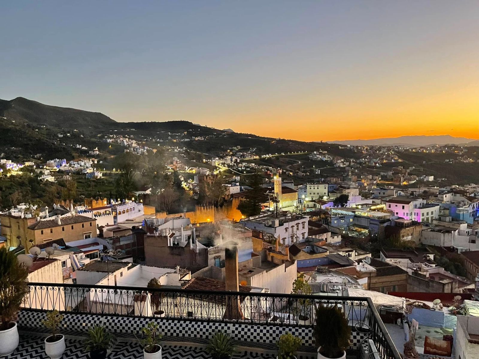 Rondreis Marokko, Chefchaouen, Ryad Lina & Spa, uitzicht dakterras