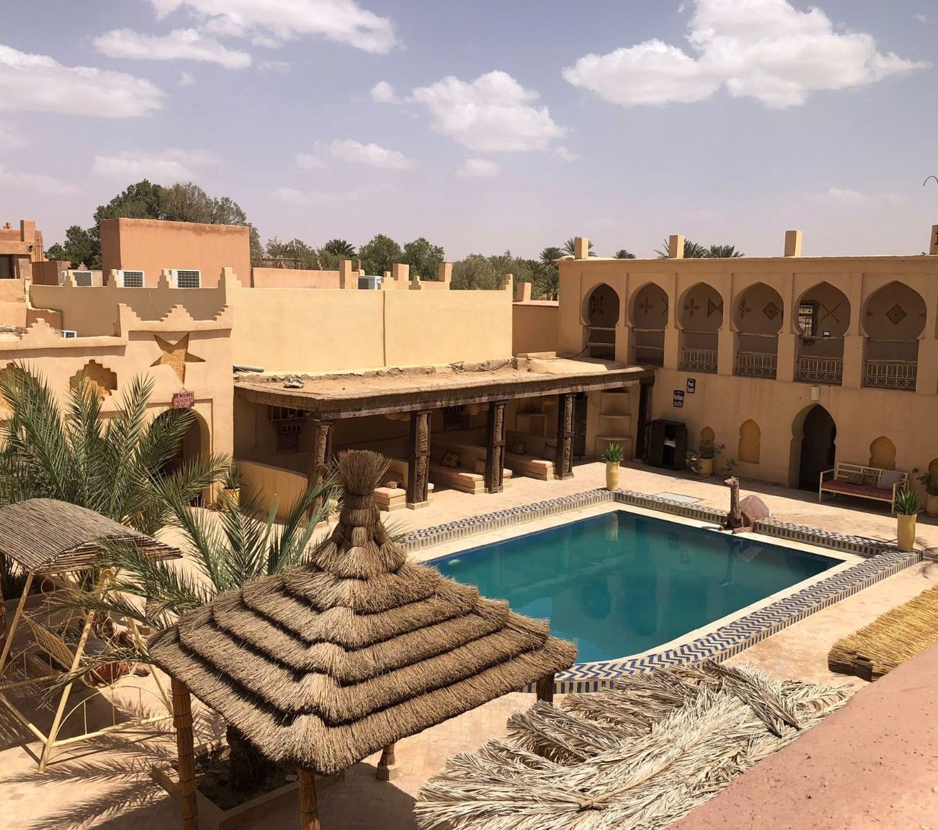 Rondreis Marokko, Merzouga, Kasbah Mohayut, zwembad