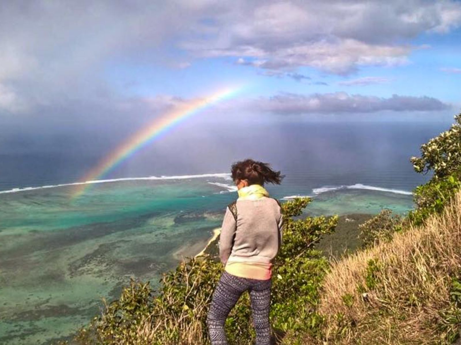 Rondreis Mauritius, Le Morne, Excursie Hiking le Morne, regenboog bij het uitzicht