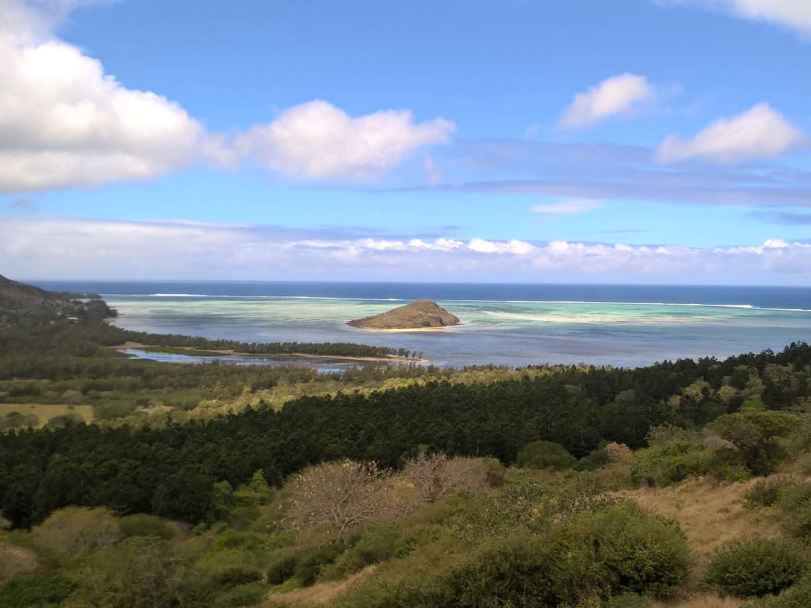 Rondreis Mauritius, Le Morne, Excursie Hiking le Morne, uitzicht op de kust