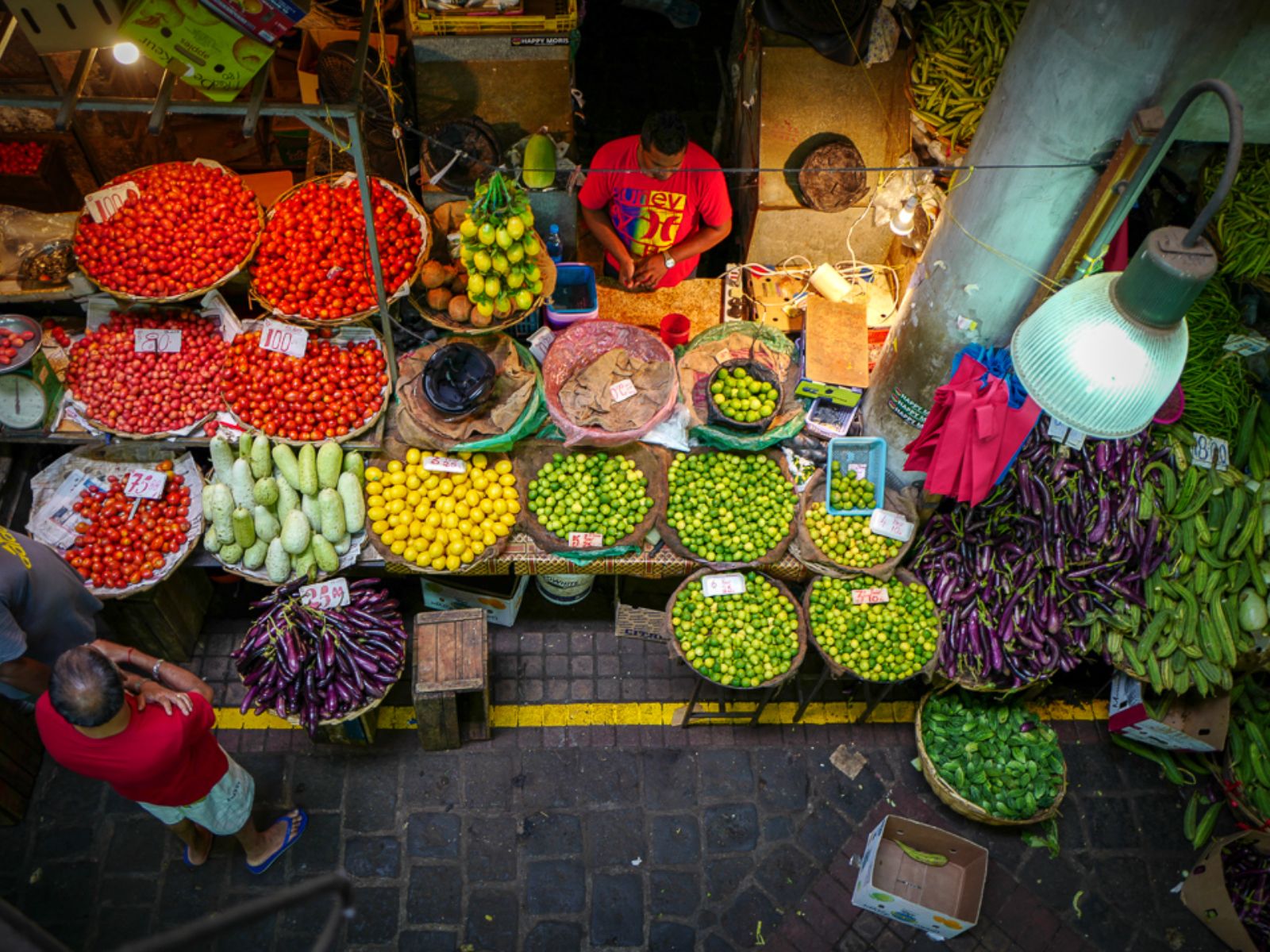 Rondreis Mauritius, Port Louis, Excurie Street Food Tour in Port Louis, markt van bovenaf
