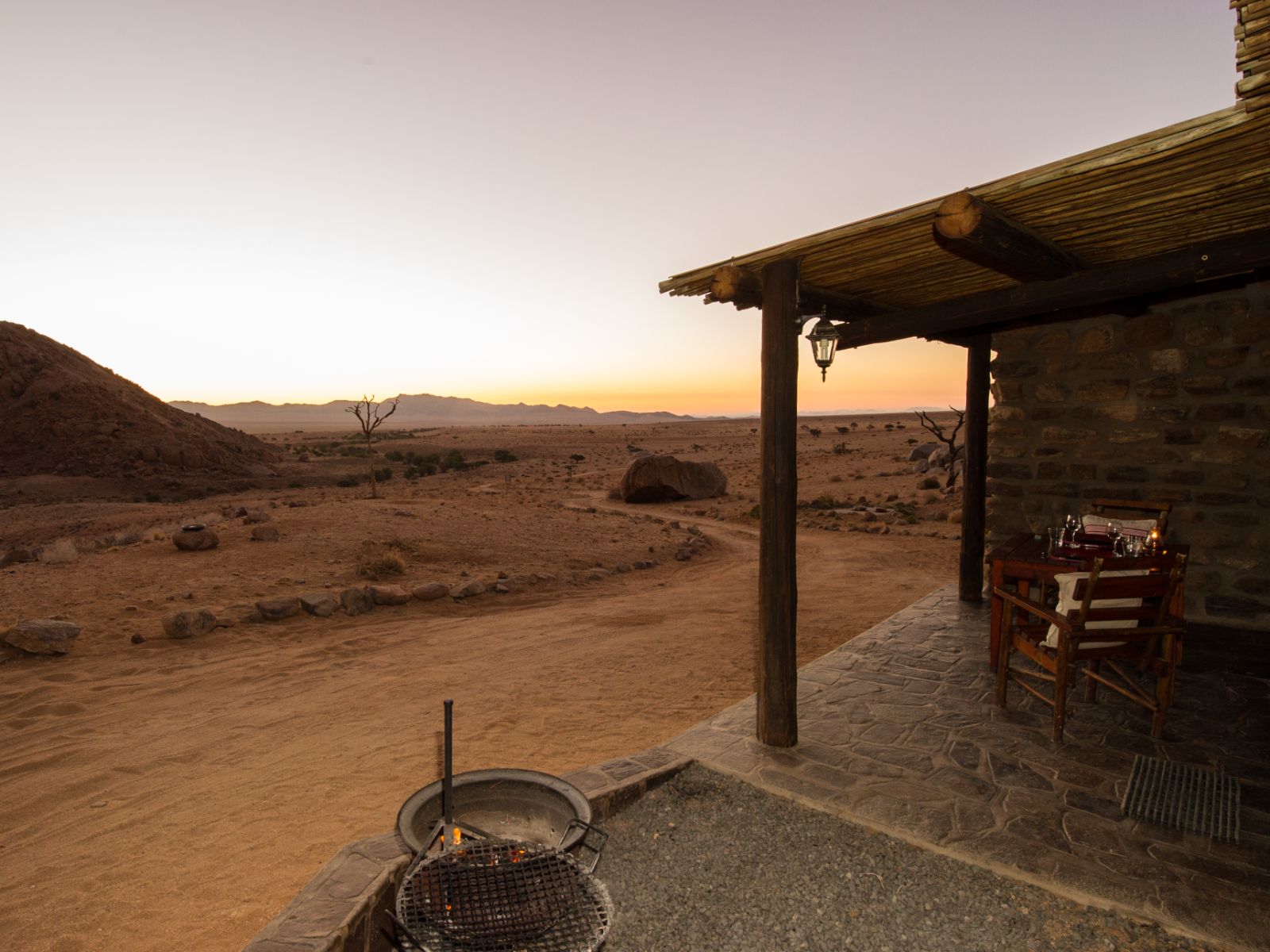 Rondreis Namibië, Aus, excursie Sunset Vehicle Nature Drive, lodge bij zonsondergang