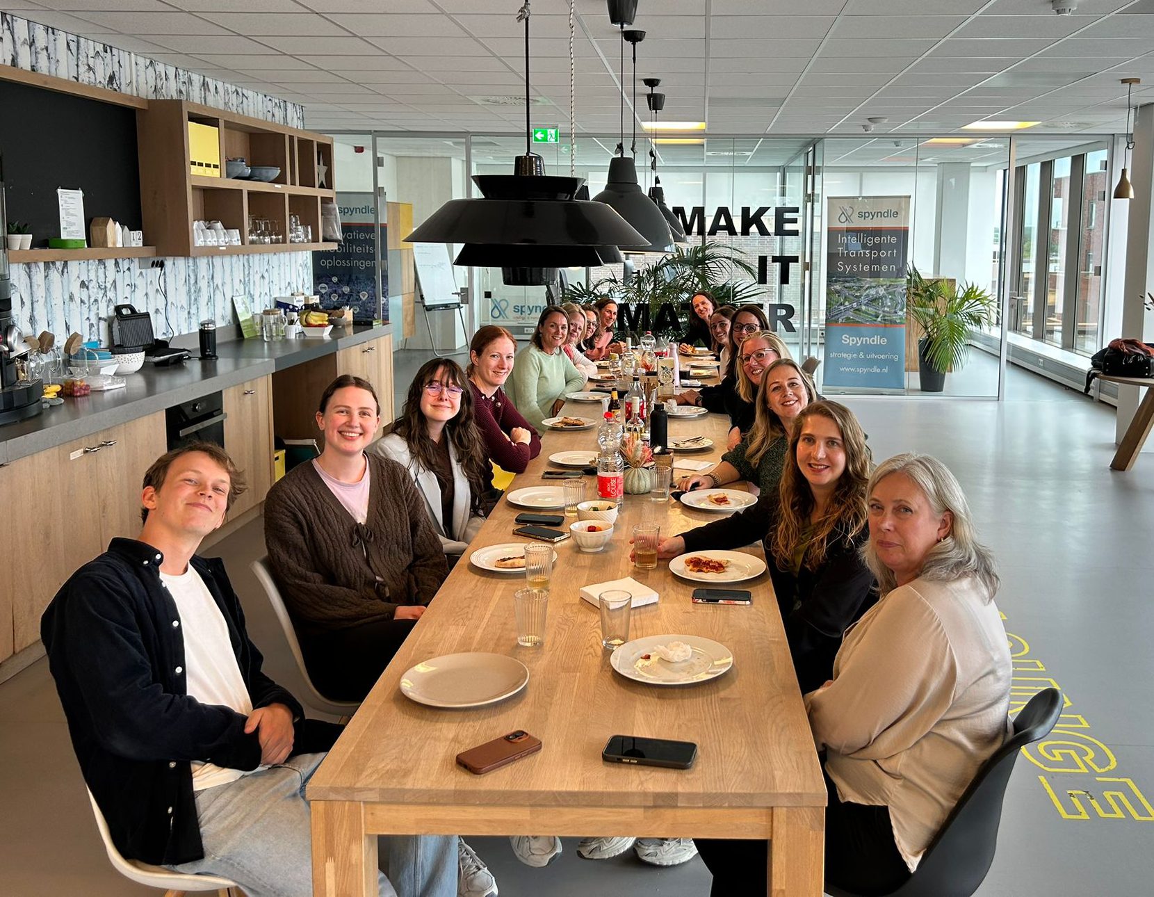 Blog Mijn leven als stagiaire bij OutSight, teamuitje pizza en bowlen