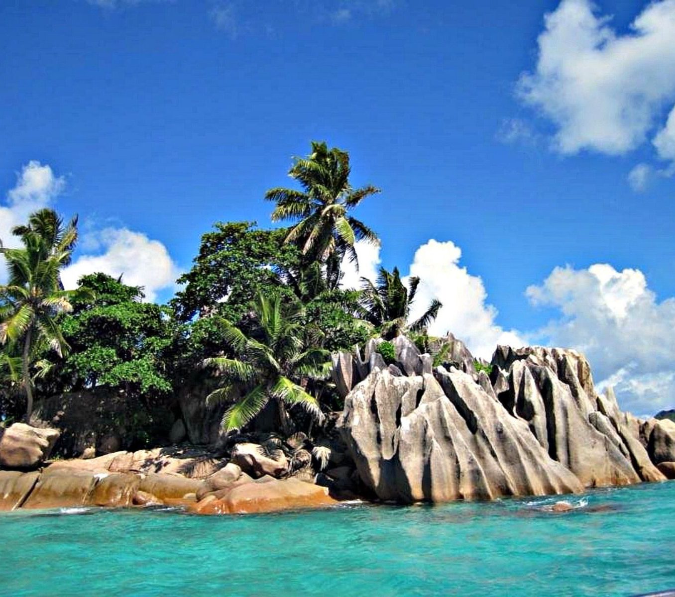 Rondreis Seychellen, Praslin, excursie eilandhoppen Cousin Curieuse St Pierre, eiland vanaf water