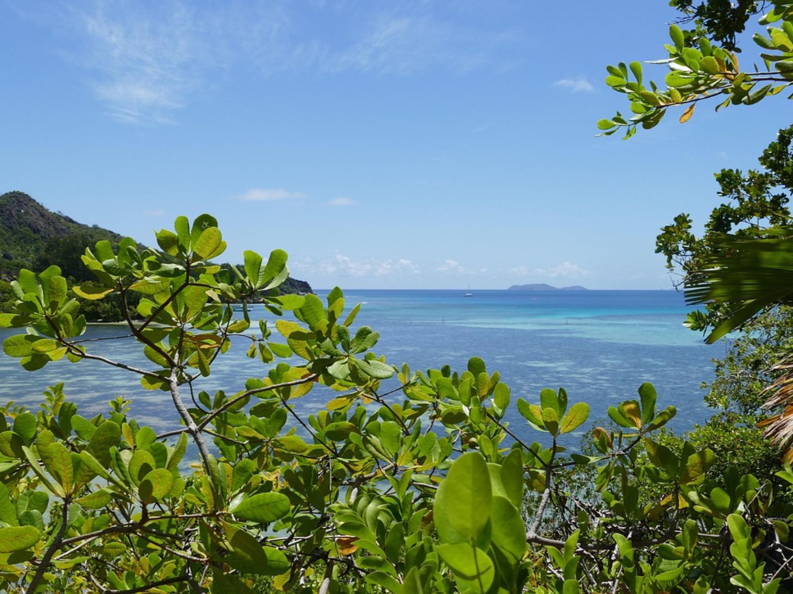 Rondreis Seychellen, Praslin, excursie eilandhoppen Cousin Curieuse St Pierre, zee tussen eilanden
