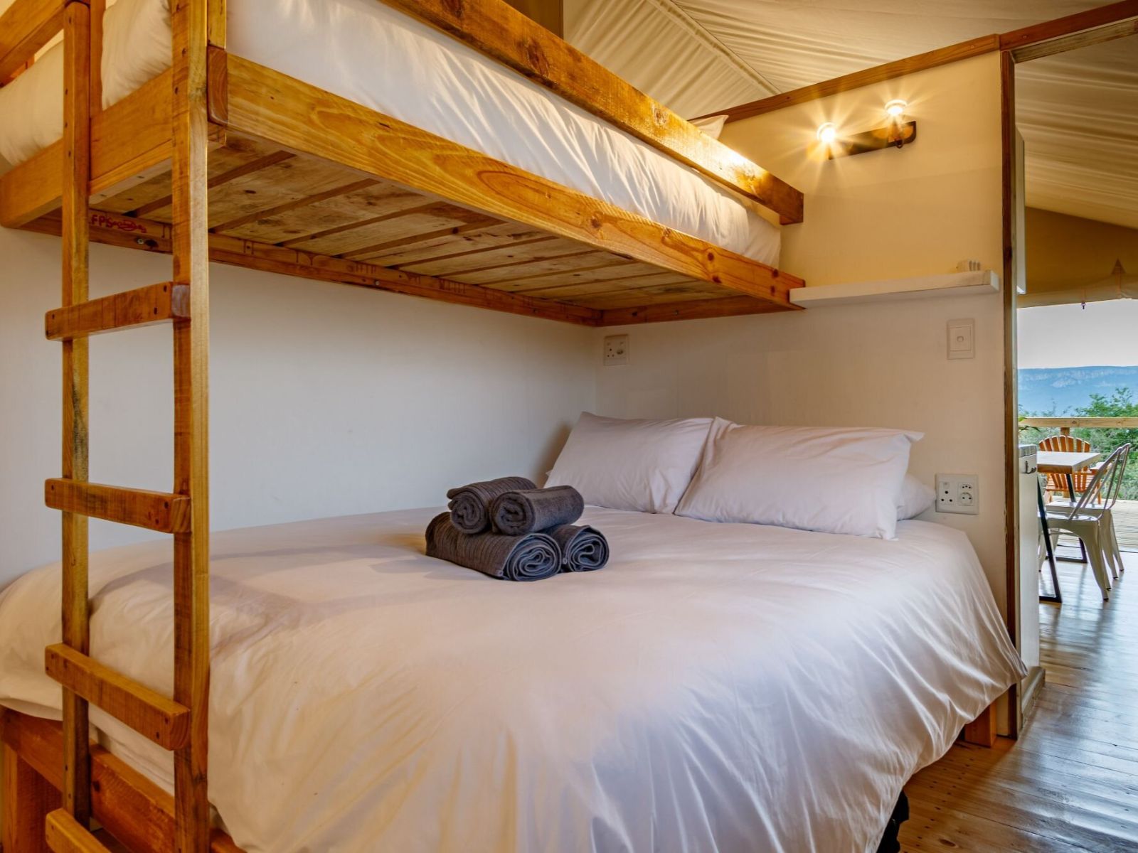 Rondreis Zuid-Afrika, Hluhluwe, Afircamps at Bonamanzi, slaapkamer