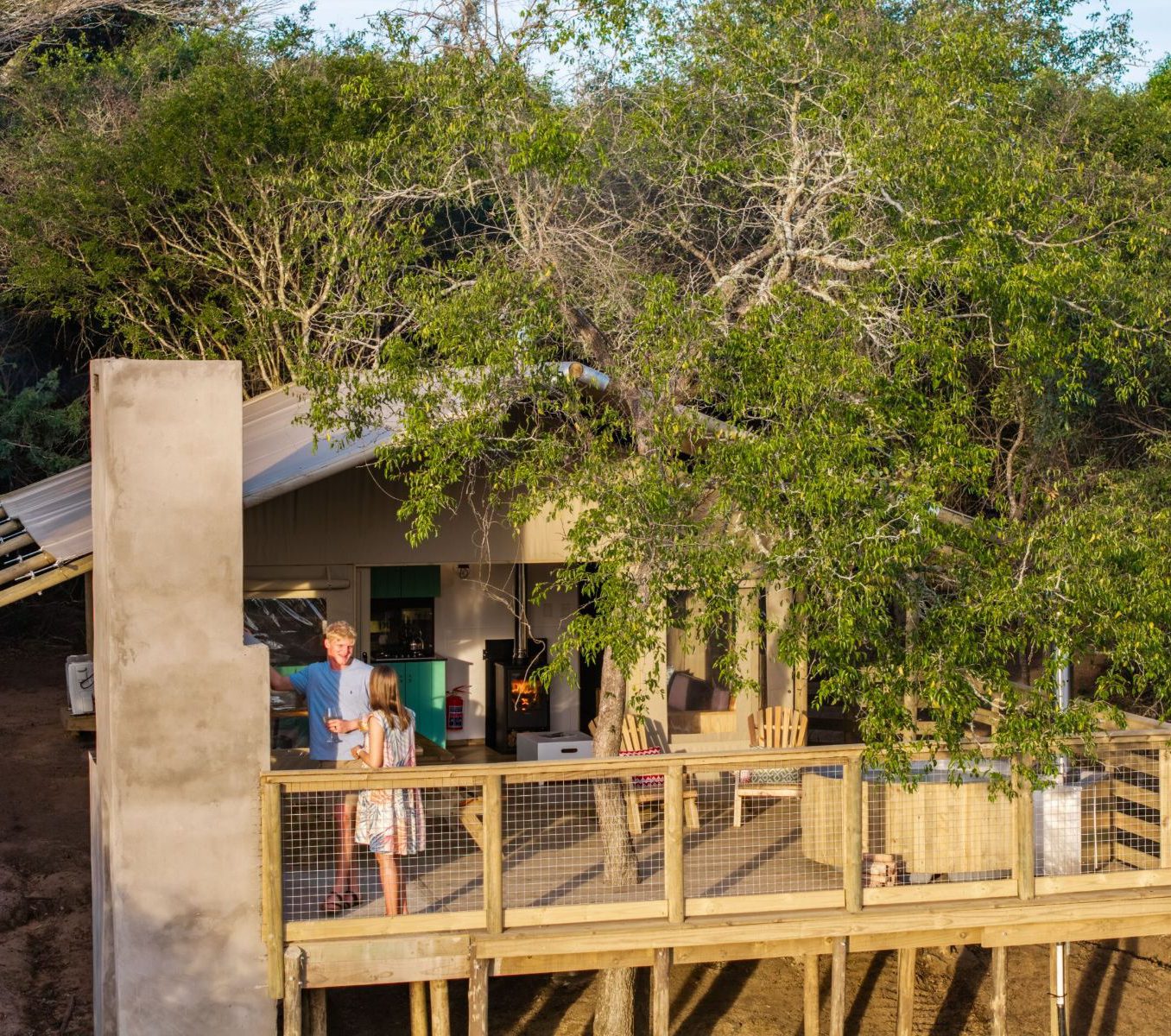 Rondreis Zuid-Afrika, Hluhluwe, Afircamps at Bonamanzi, vooraanzicht lodge