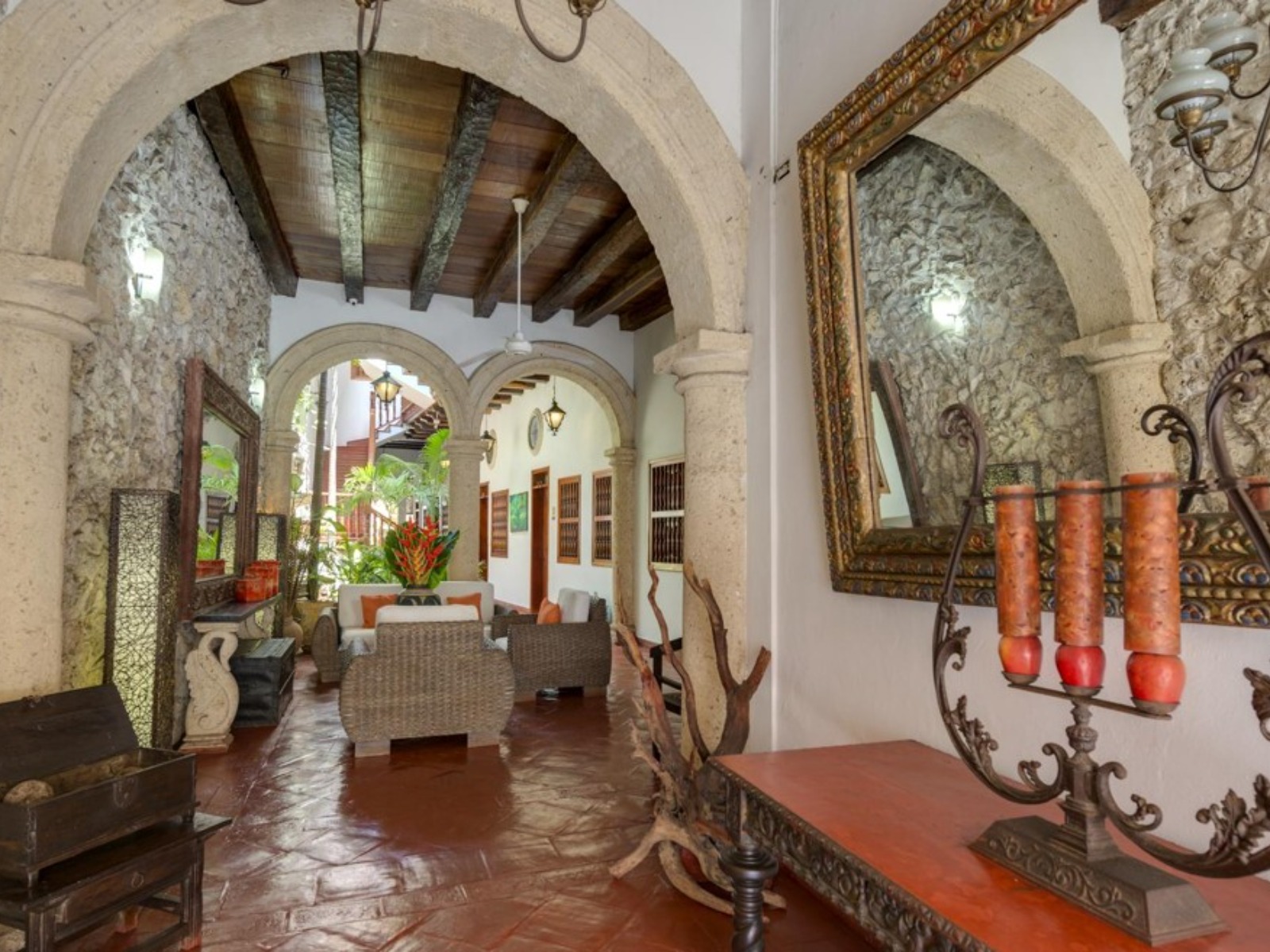 Rondreis Colombia, Cartagena, Casa del Curato, lobby 2