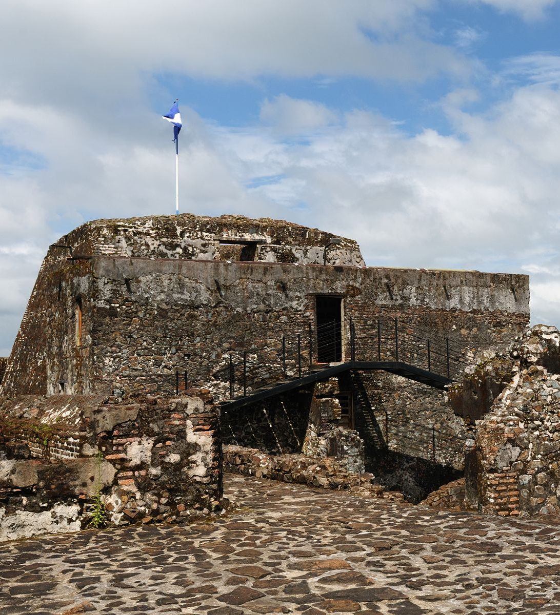 Rondreis Nicaragua, El Castillo, excursie El Castillo stadstour, fort Rondreis Nicaragua, El Castillo, excursie El Castillo stadstour, fort