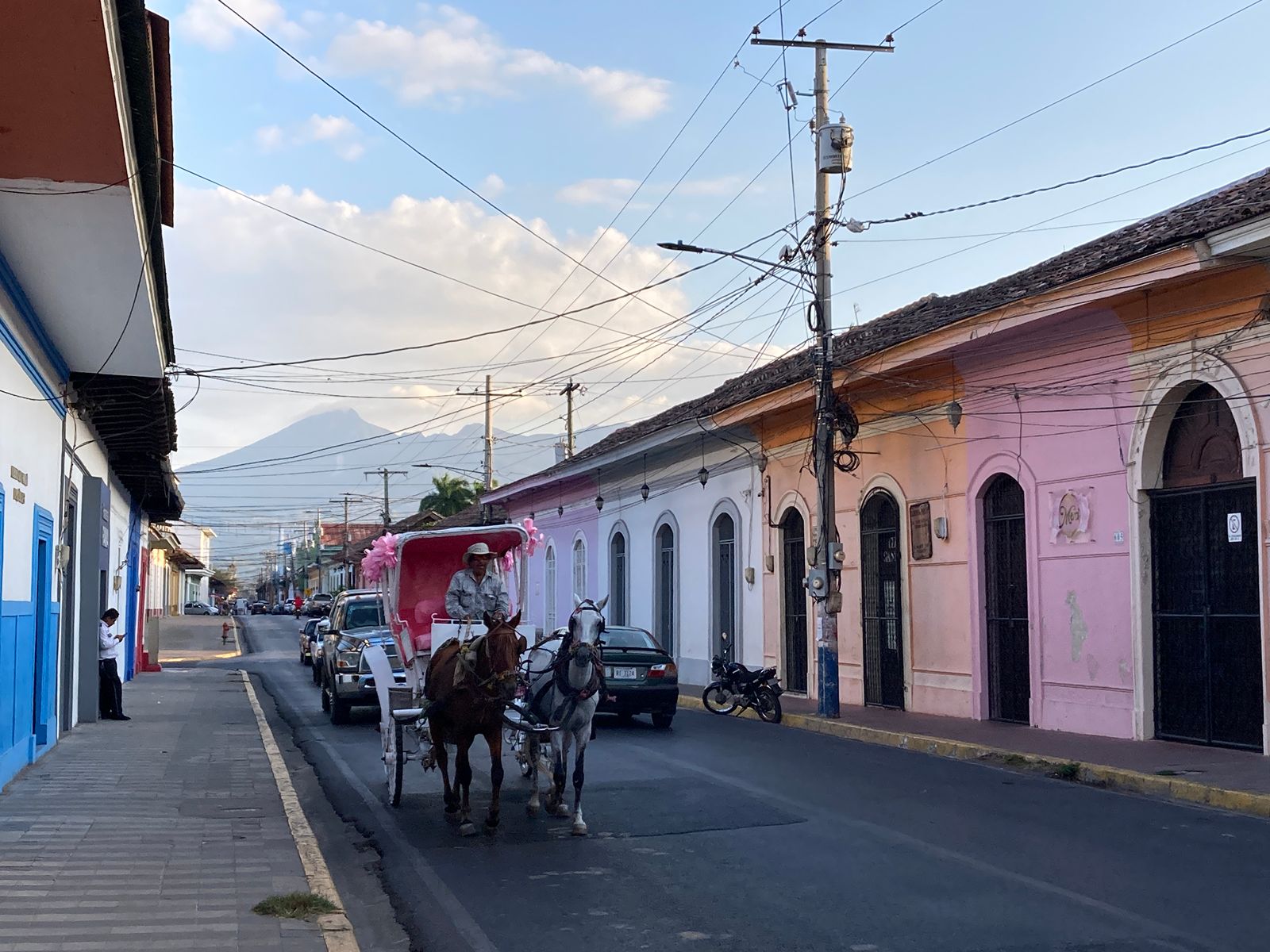 Rondreis Nicaragua, Granada, excursie wandeling door koloniaal Granada, straatbeeld
