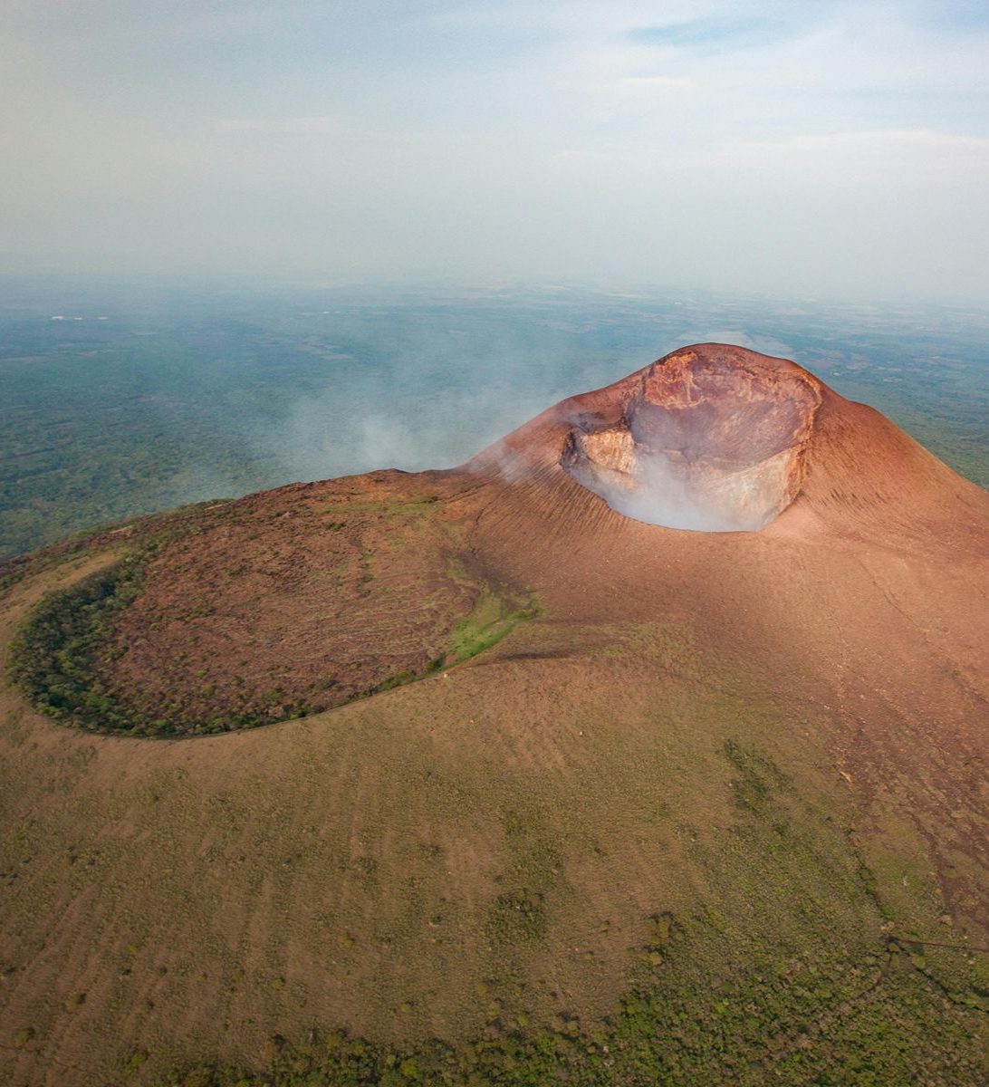 Rondreis Nicaragua, Leon, excursie beklim de Telica vulkaan, luchtfoto Rondreis Nicaragua, Leon, excursie beklim de Telica vulkaan, luchtfoto