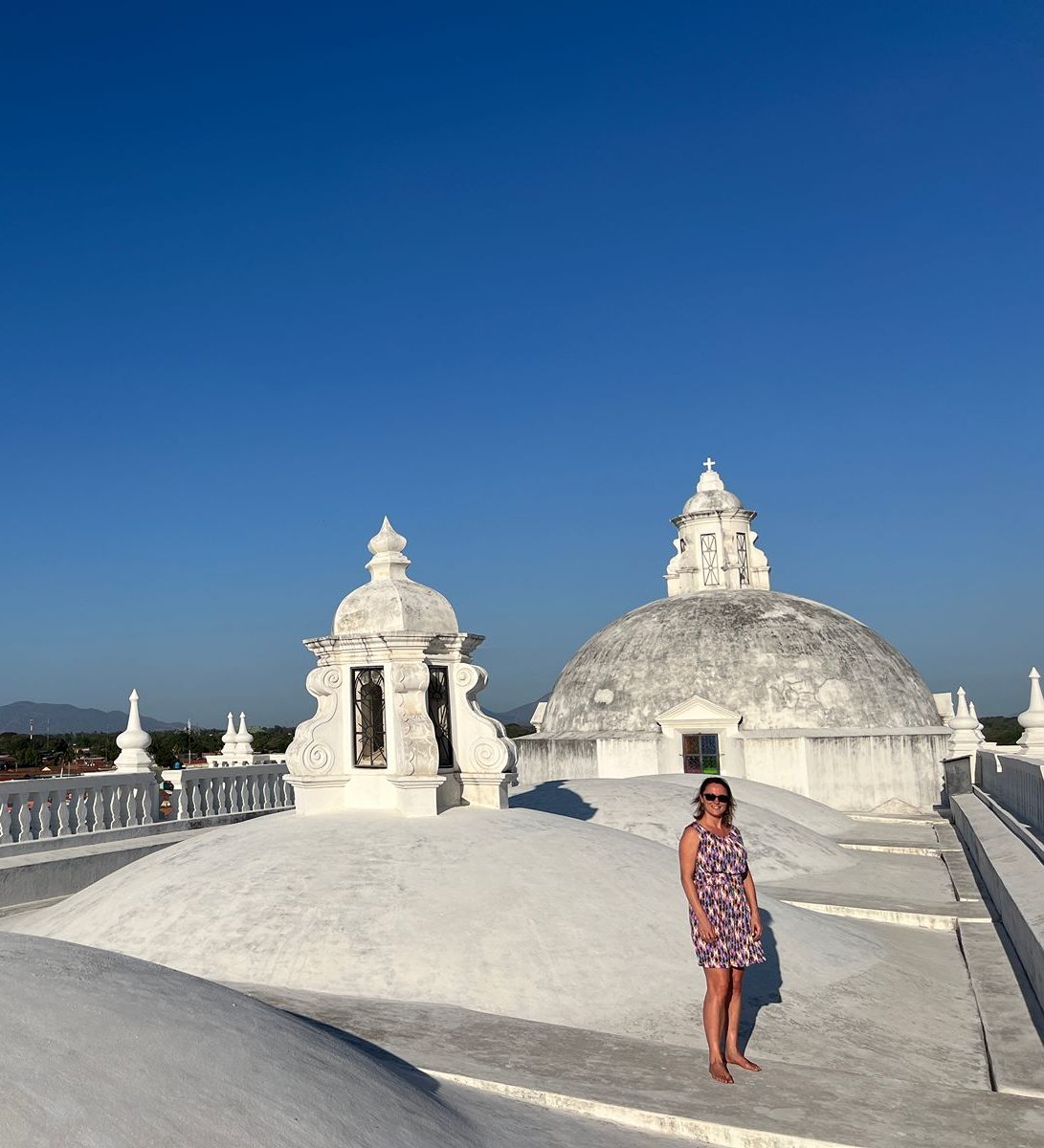 Rondreis Nicaragua, Leon, op dak kathedraal Rondreis Nicaragua, Leon, op dak kathedraal