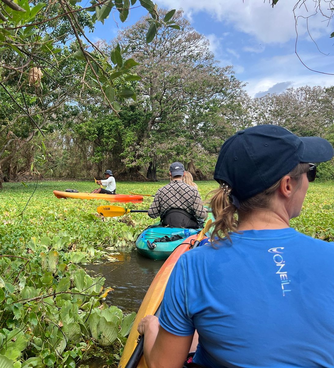 Rondreis Nicaragua, Ometepe Island, excursie Kajakken op de Istian Rivier, gids met kajaks Rondreis Nicaragua, Ometepe Island, excursie Kajakken op de Istian Rivier, gids met kajaks