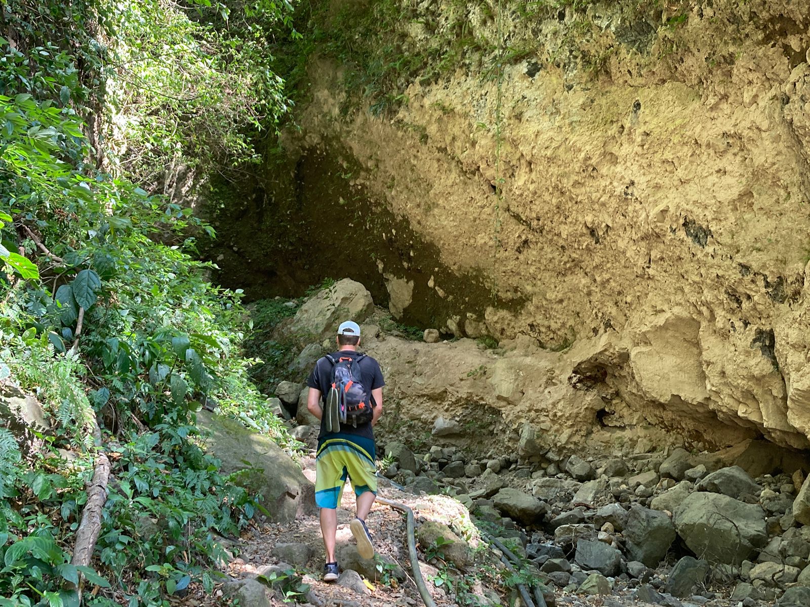 Rondreis Nicaragua, Ometepe Island, excursie hike San Ramon waterval, wandelpad