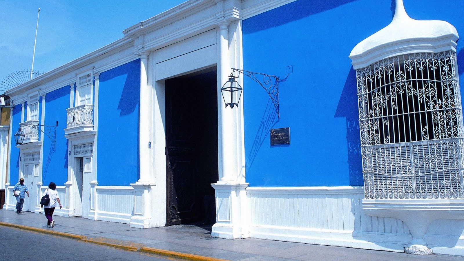 Rondreis Peru, Trujillo, gebouw in stad